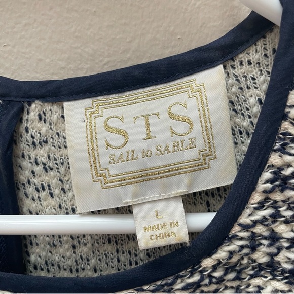 Sail to Sable STS Women’s Textured Navy Ivory Sweater Top Bell Sleeves Size L - Picture 5 of 9